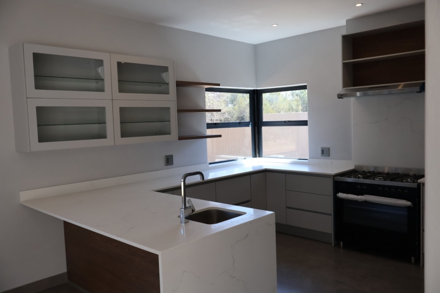 5 Bedroom Property for Sale in Kosmos North West